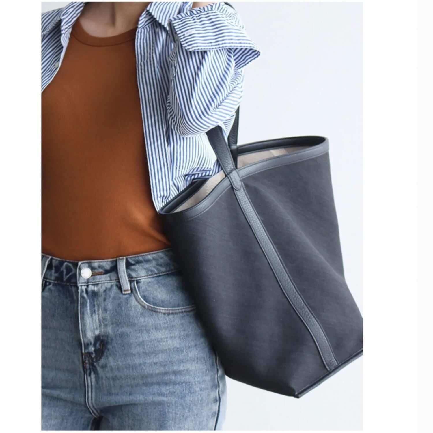 The Row Style Large Park Tote Handbag In Cow Leather & Canvas Black